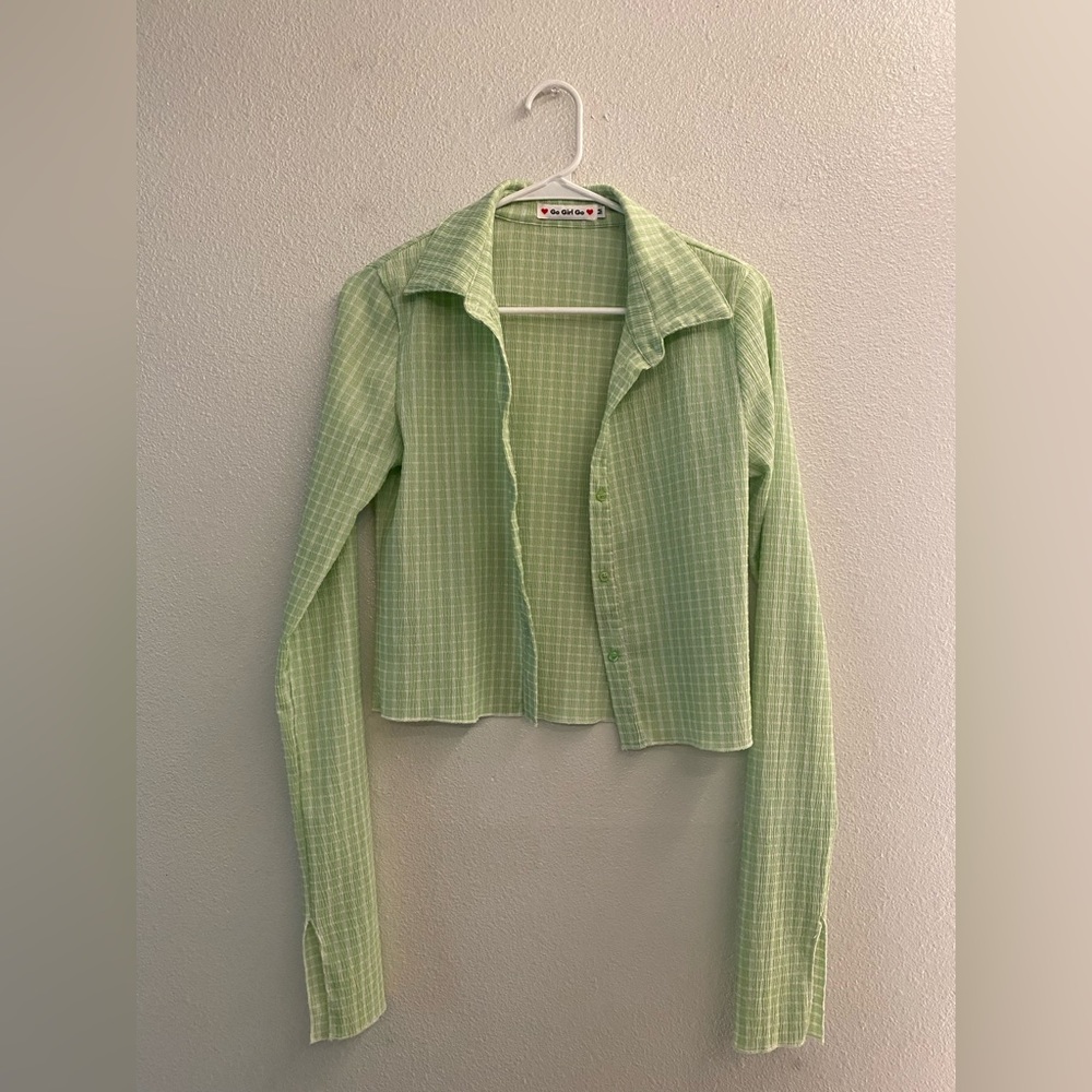 Long sleeve green crop stop button up shirt